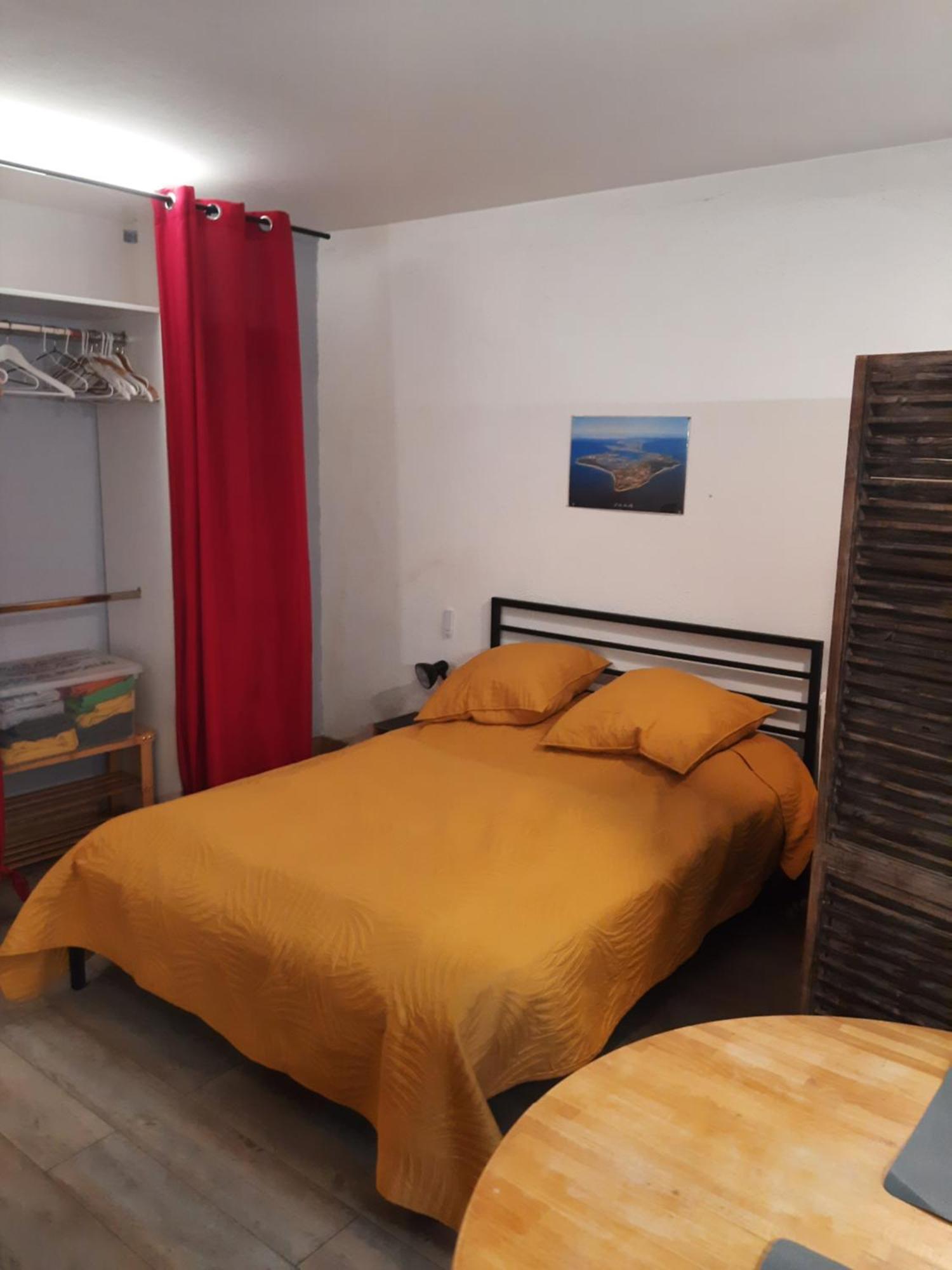 Duplex14H 1Er Etage Jardinet 1 Parking Ou Studio14B Rdc Terrasse Sans Parking La Rochelle  Exterior photo